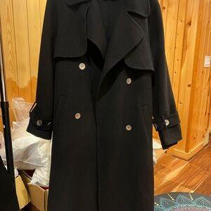 Elegant Black Double-Breasted Women's Coat (100% wool)